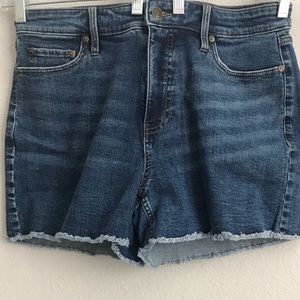 Candace Cameron Bure Petite Denim Boyfriend Short- Dark Wash (sz 8P) a593128
